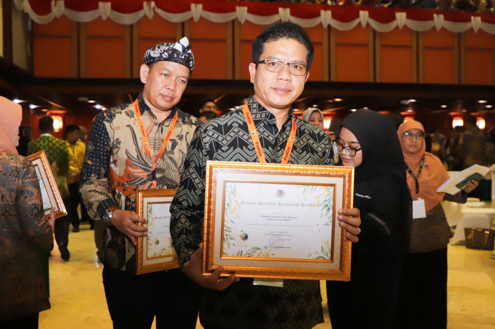 Bupati Bandung Dadang Supriatna usai menerima penghargaan ProKlim KLHK 2023./Diskominfo