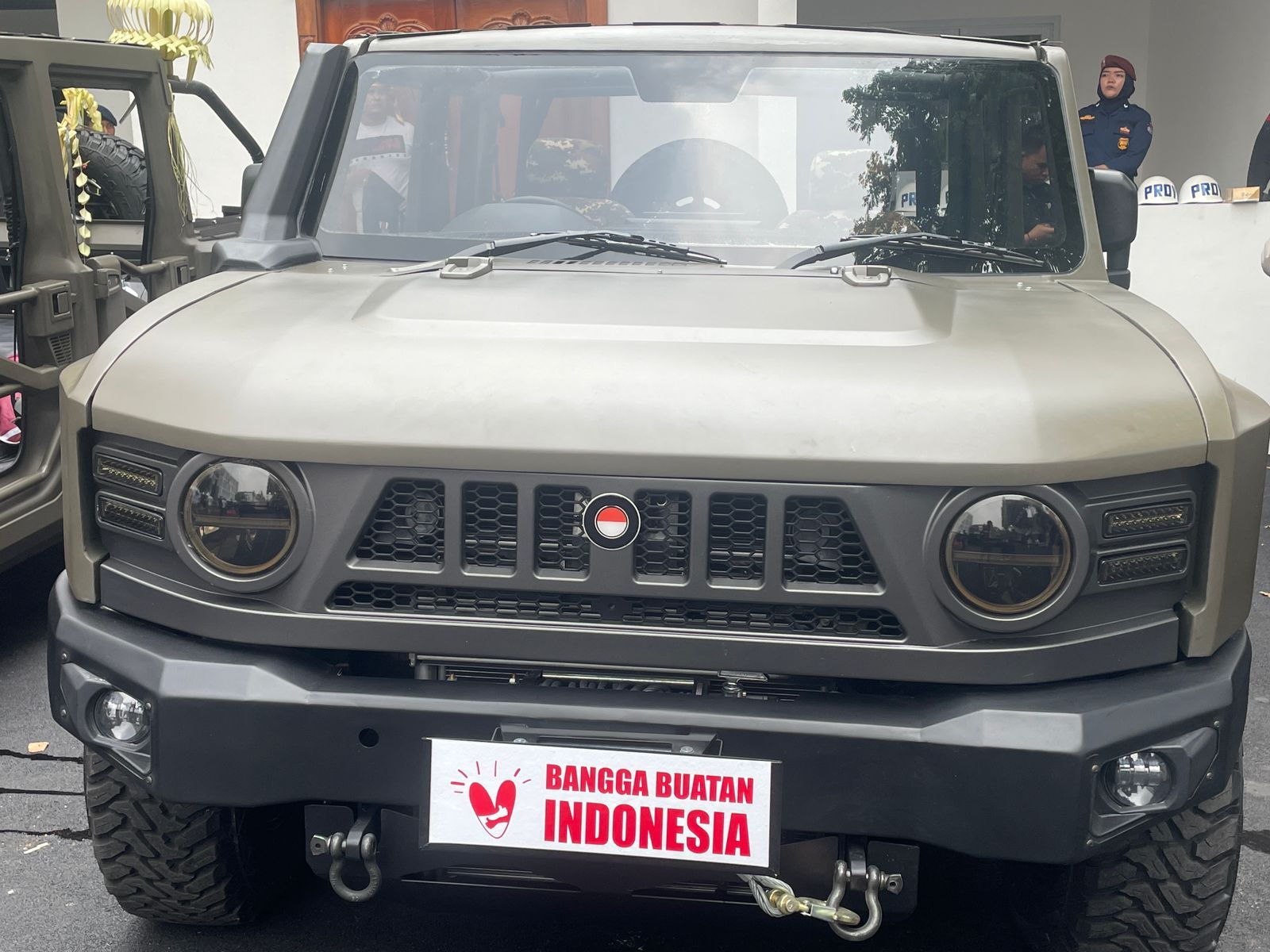 Maung, kendaraan taktis ringan buatan PT Pindad (Persero) yang digunakan Prabowo Subianto-Gibran Rakabuming Raka daftar Pilpres 2024 ke KPU.