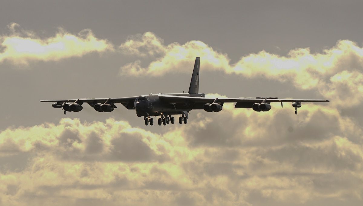 Pesawat B-52H Stratofortress -f/istimewa 