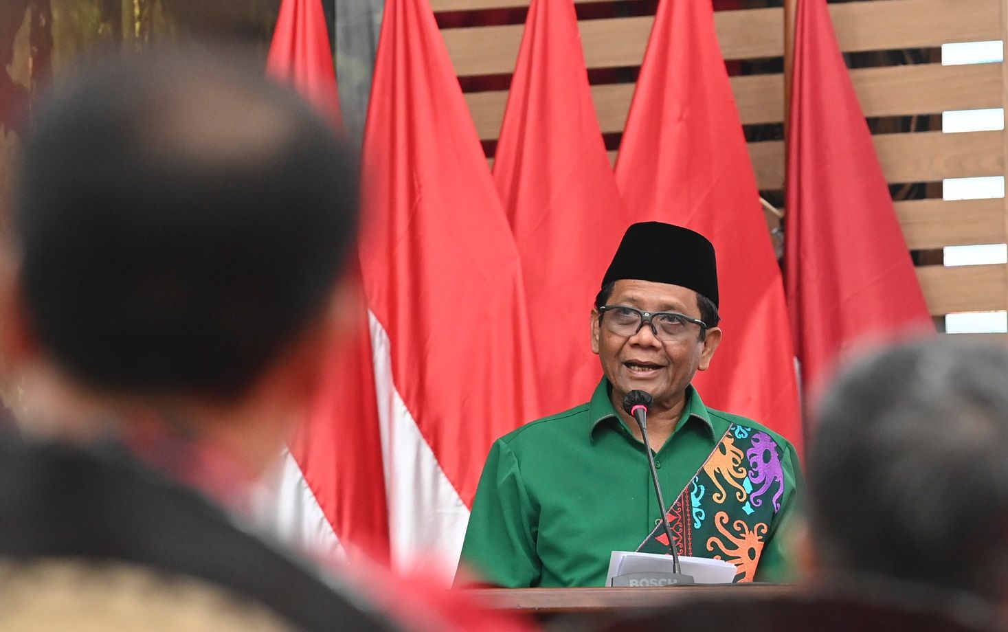 Calon wakil presiden Mahfud MD menyampaikan pidato saat acara pengumuman bakal calon wakil presiden pada Pilpres 2024 di kantor DPP PDIP, Jakarta pada Rabu, 18 Oktober 2023.