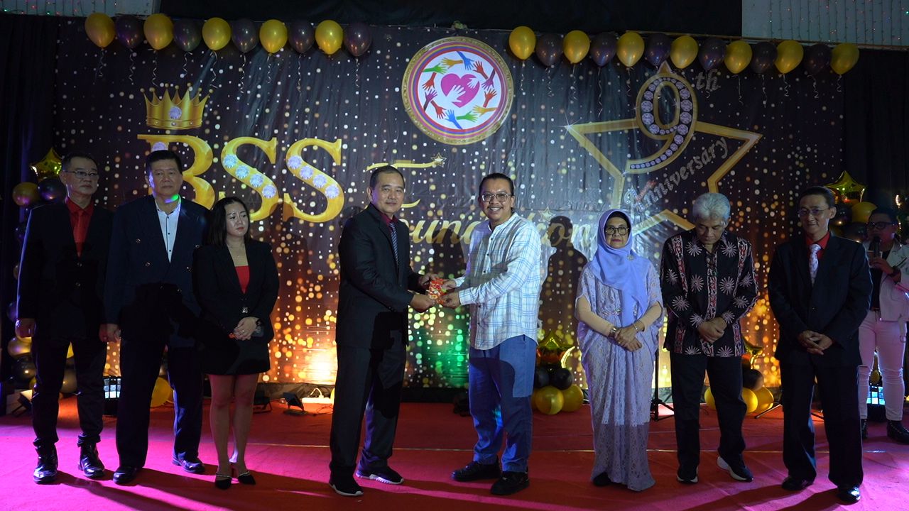 Wali Kota dr Susanti dan Anggota DPRD Boy Warongan Hadiri HUT BSS Foundation Pematang Siantar  ke-9 Tahun