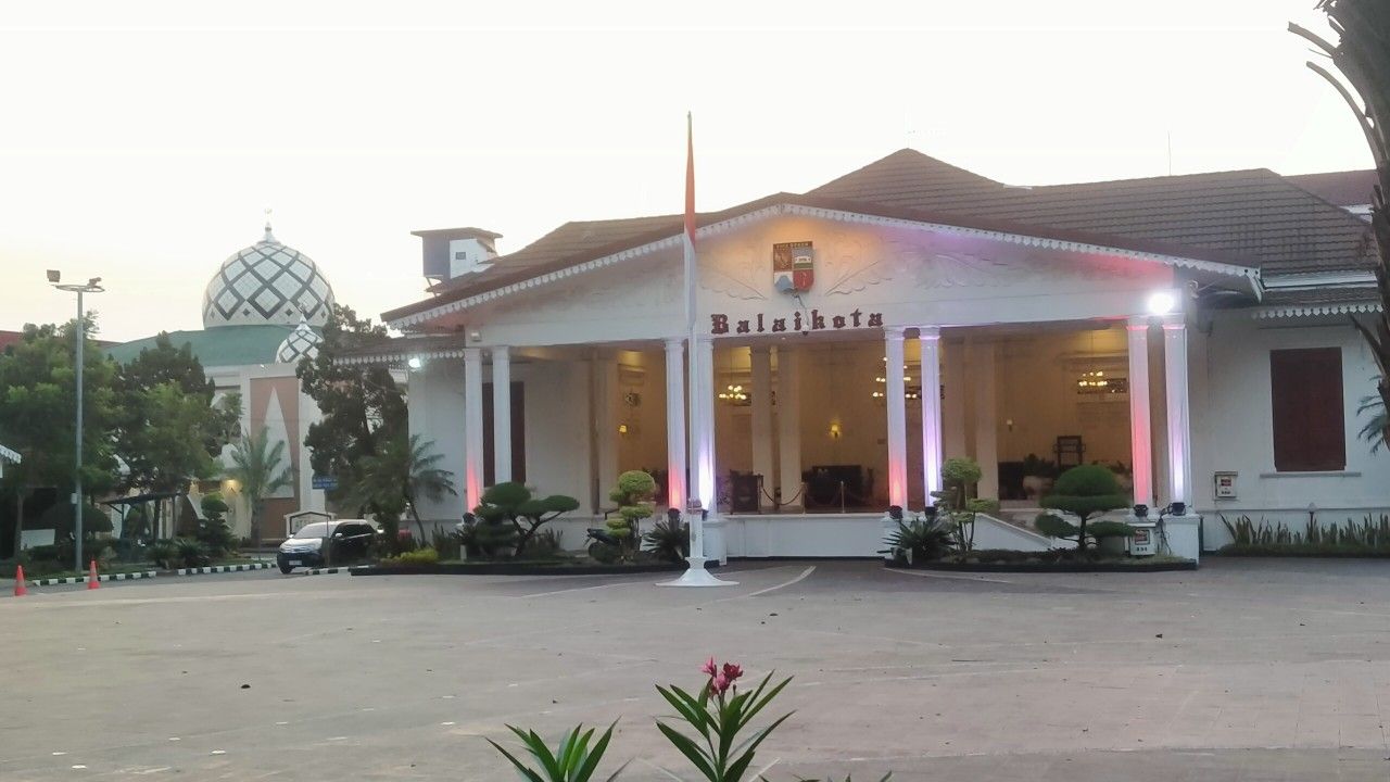 Balaikota/Kantor Wali Kota Bogor tempat terdekat dari titik Nol Kilometer 