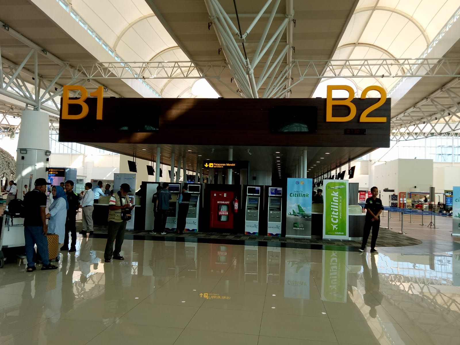 Suasana di Bandara Kertajati setelah resmi beroperasi penuh pada Minggu, 29 Oktober 2023.