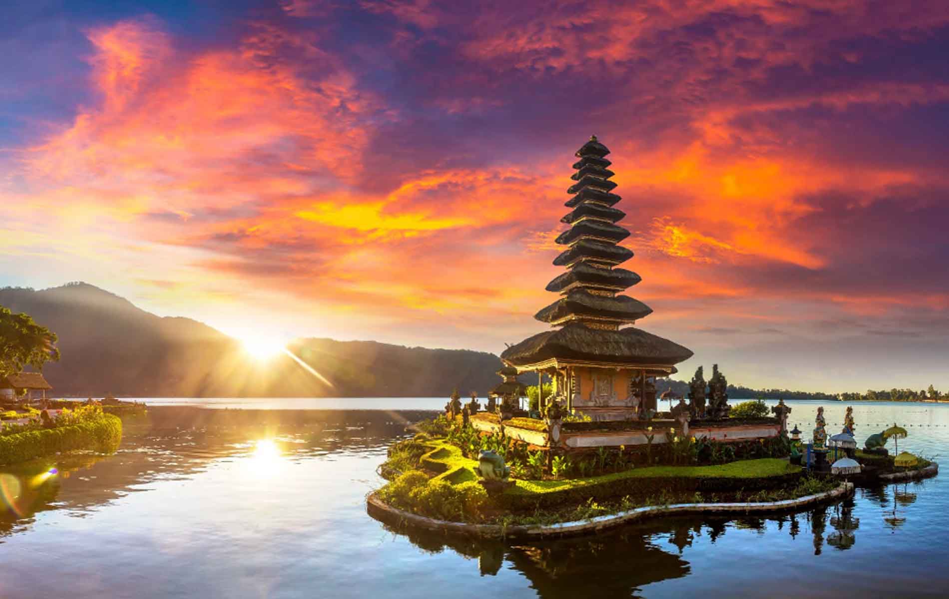 Tentu, berikut adalah artikel mendalam tentang danau-danau terindah di Garut, dengan perkiraan panjang sekitar 1600 kata.