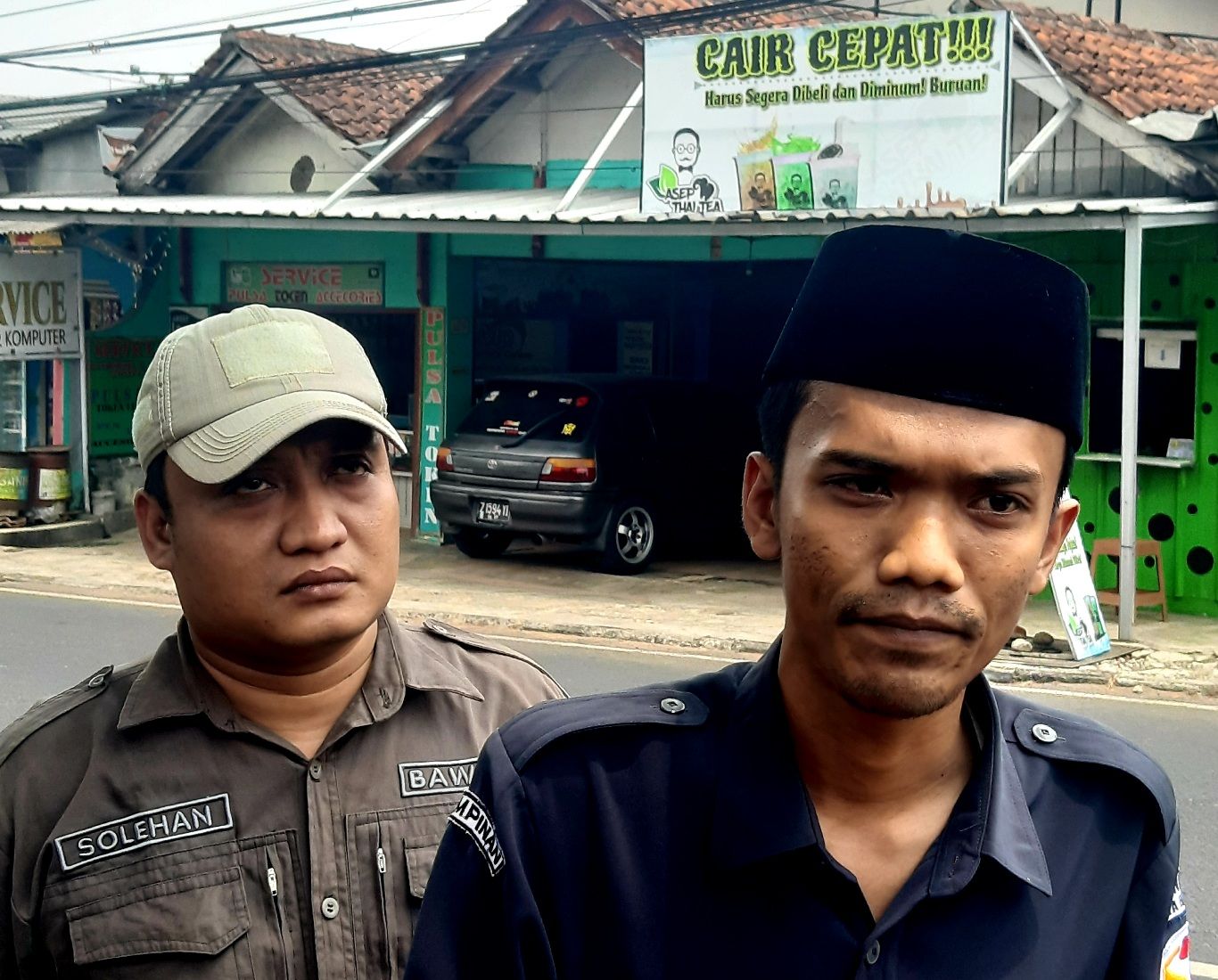 Komisioner Bawaslu Kota Banjar, Wahidan didampingi Solehan.