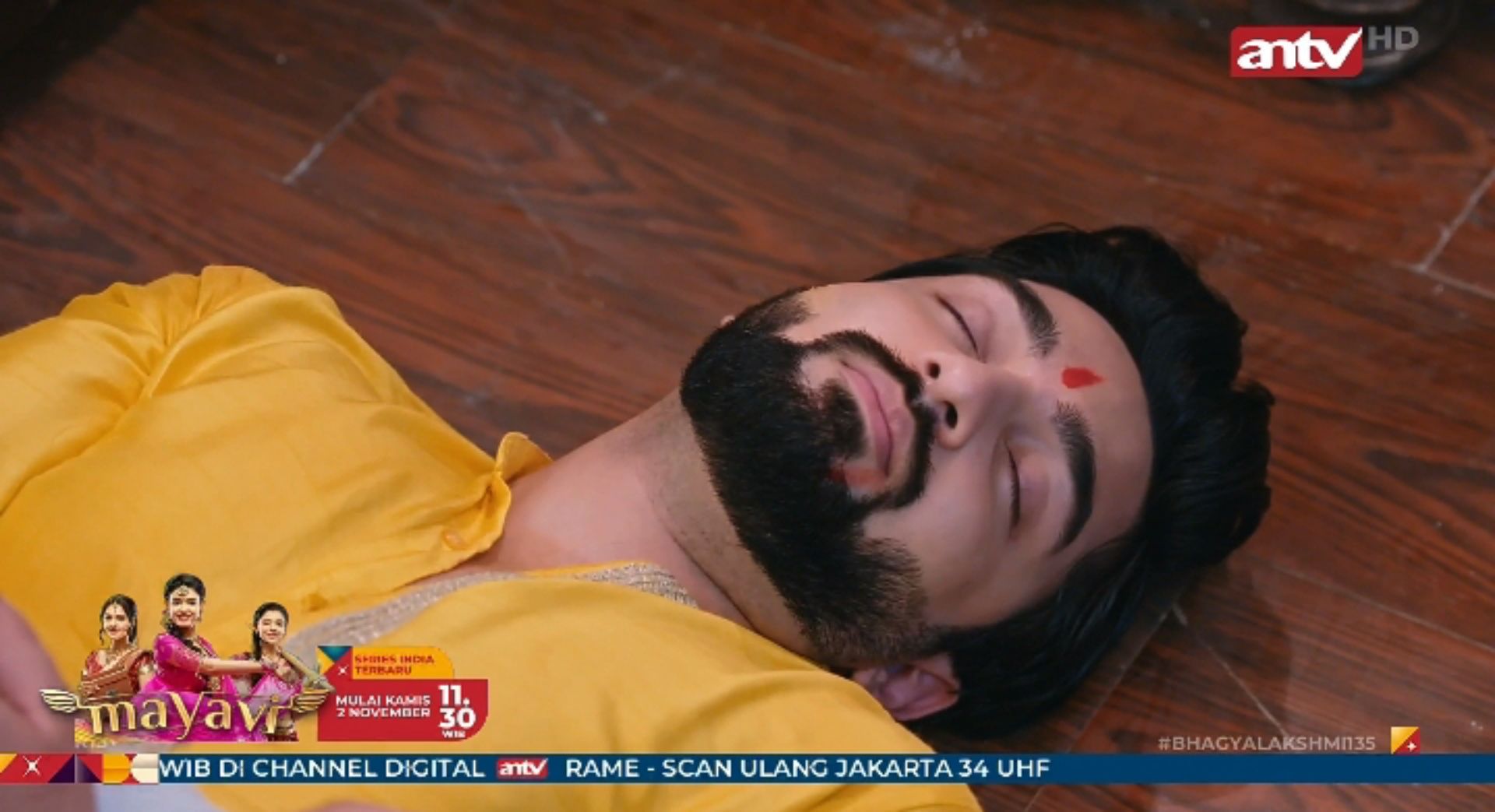Rishi pingsan setelah dihajar Vikrant. 