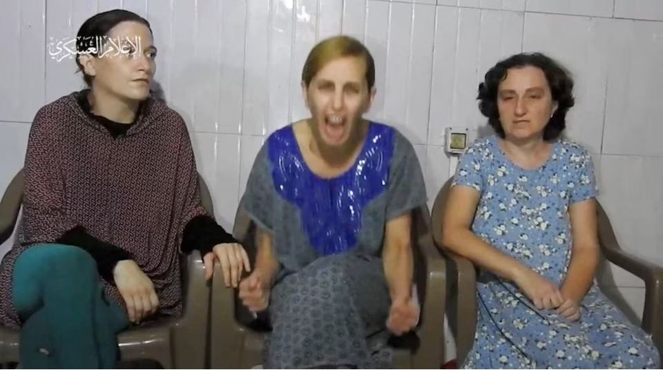 Tiga wanita Israel, yang diidentifikasi oleh Perdana Menteri Israel Benjamin Netanyahu sebagai Yelena Trupanob, Danielle Aloni dan Rimon Kirsht, yang ditawan oleh kelompok Islam Hamas di Gaza setelah diculik dari rumah-rumah Israel pada 7 Oktober