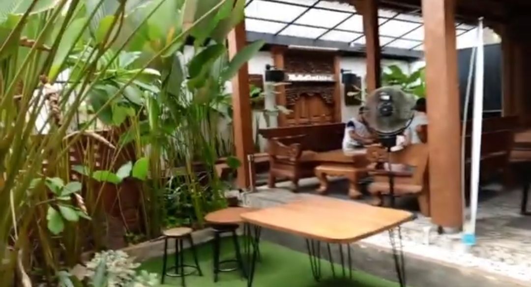 Markikung Resto, resto dan cafe unik asyik kekinian di Pamulang Tangerang Selatan Banten/tangkapan layar YouTube/Nanik n The Journey 