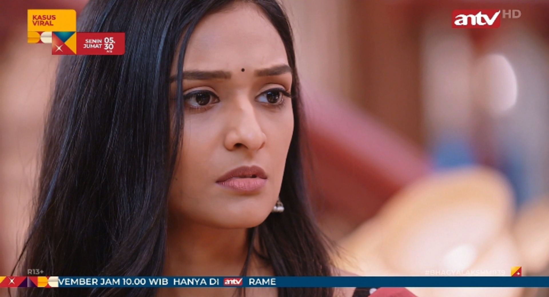 Lakshmi bilang kepada Neelam, dirinya akan menjauhi Rishi. 