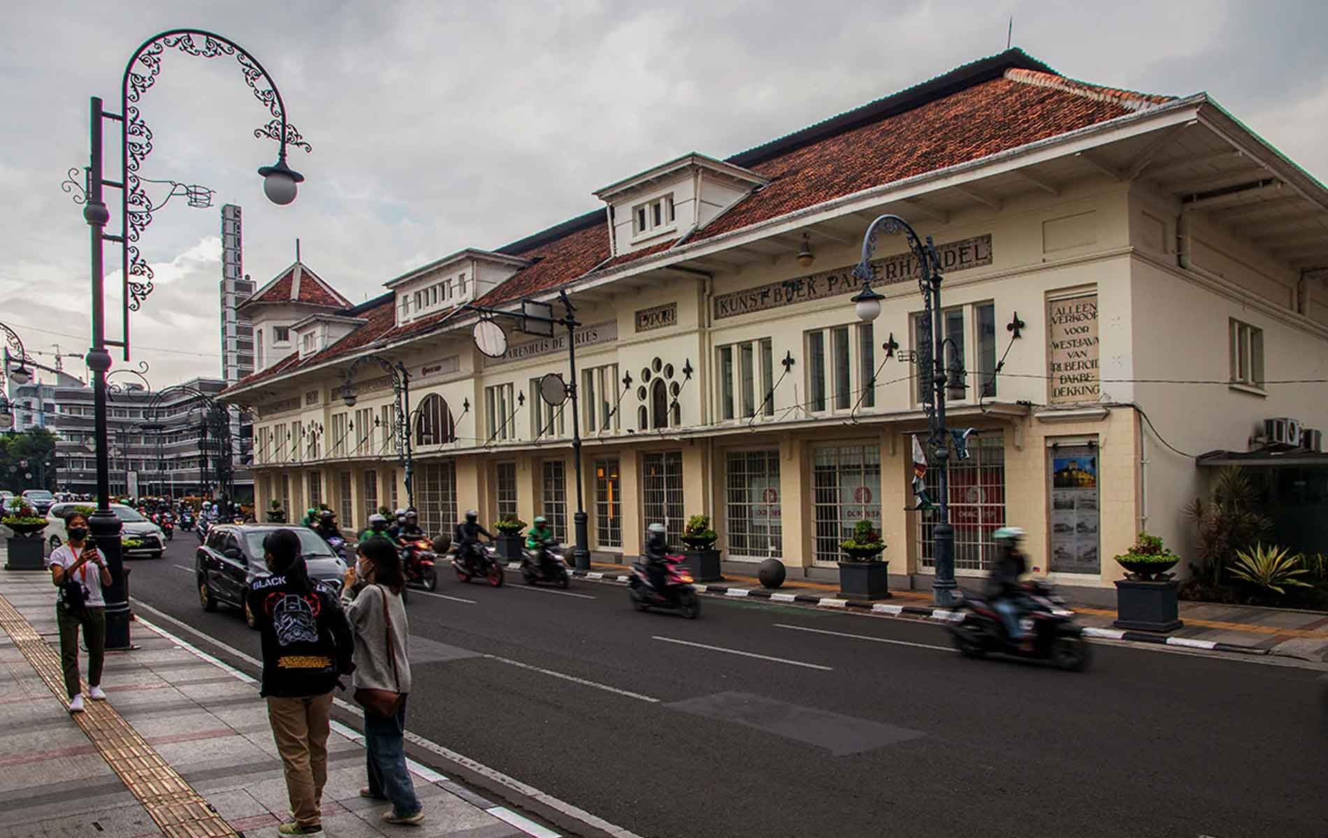 Gedung Warenhuis De Vries, Salah Satu Tempat Paling Instagenic di Bandung