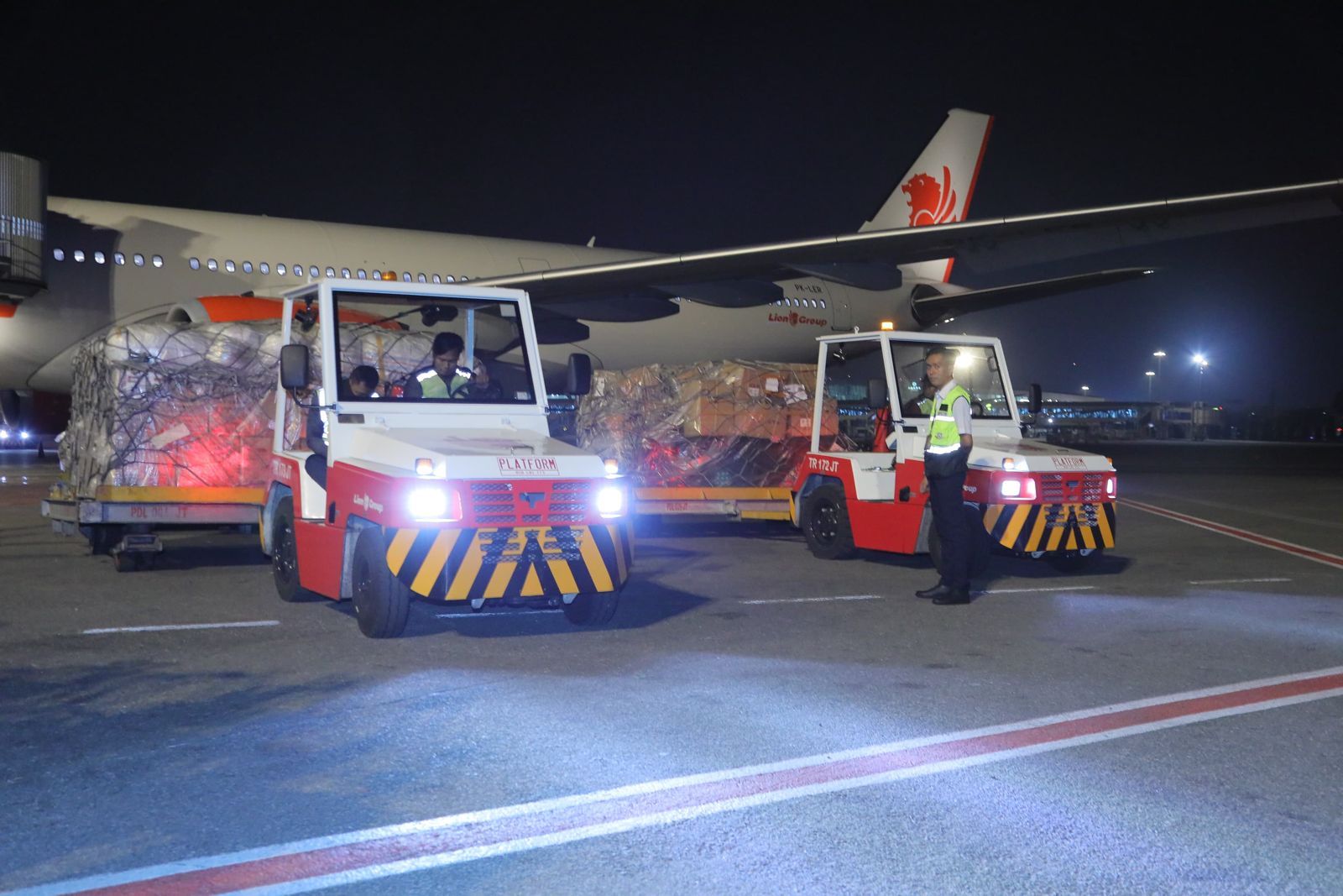 Bantuan kemanusiaan pemerintah Indonesia untuk Palestina kembali diterbangkan via Bandara El Aris, Mesir. Satu pesawat carter Lion Air A 330 diberangkatkan untuk membawa bantuan kemanusiaan bagi masyarakat Palestina.