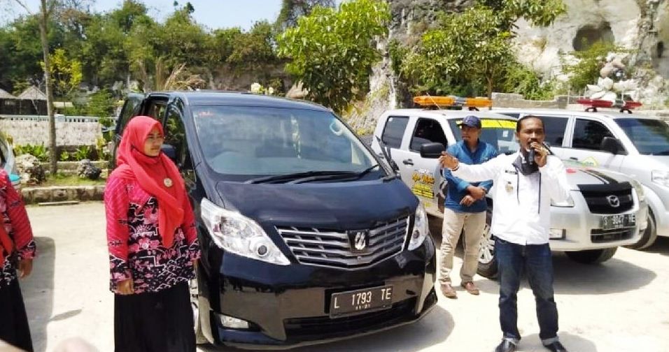 Kepala Desa Sekapuk menjelaskan bahwa mobil yang dimiliki Desa Sekapuk sebagai bentuk apresiasi kepada masyarakat/ukmindonesia.id