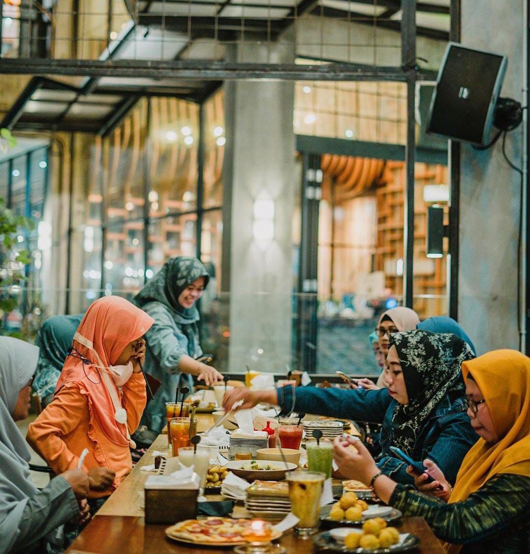 Eden Resto / Lima Rekomendasi Tempat Nongkrong dengan View yang Estetik dan Instagrammable di Semarang. /IG/@edenresto