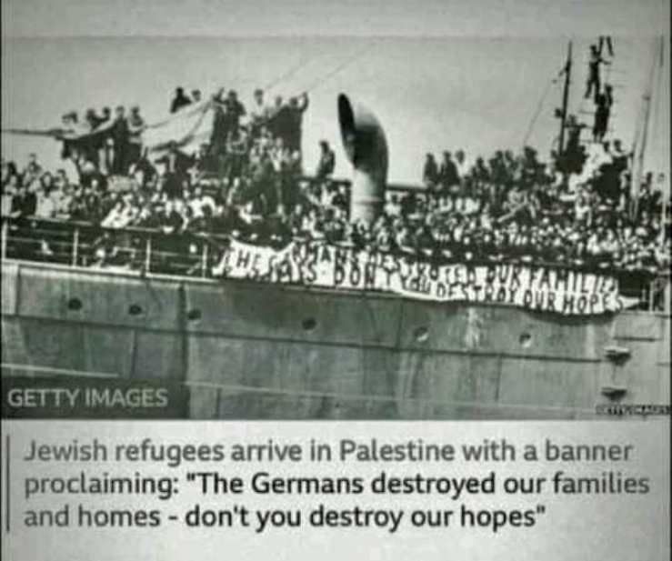 Foto pengungsi Yahudi yang datang ke Palestina akibat pembantaian oleh Hitler di Jerman, "Jerman menghancurkan keluarga dan rumah kami, jangan kamu hancurkan harapan kami"/smaitgranada.sch.id