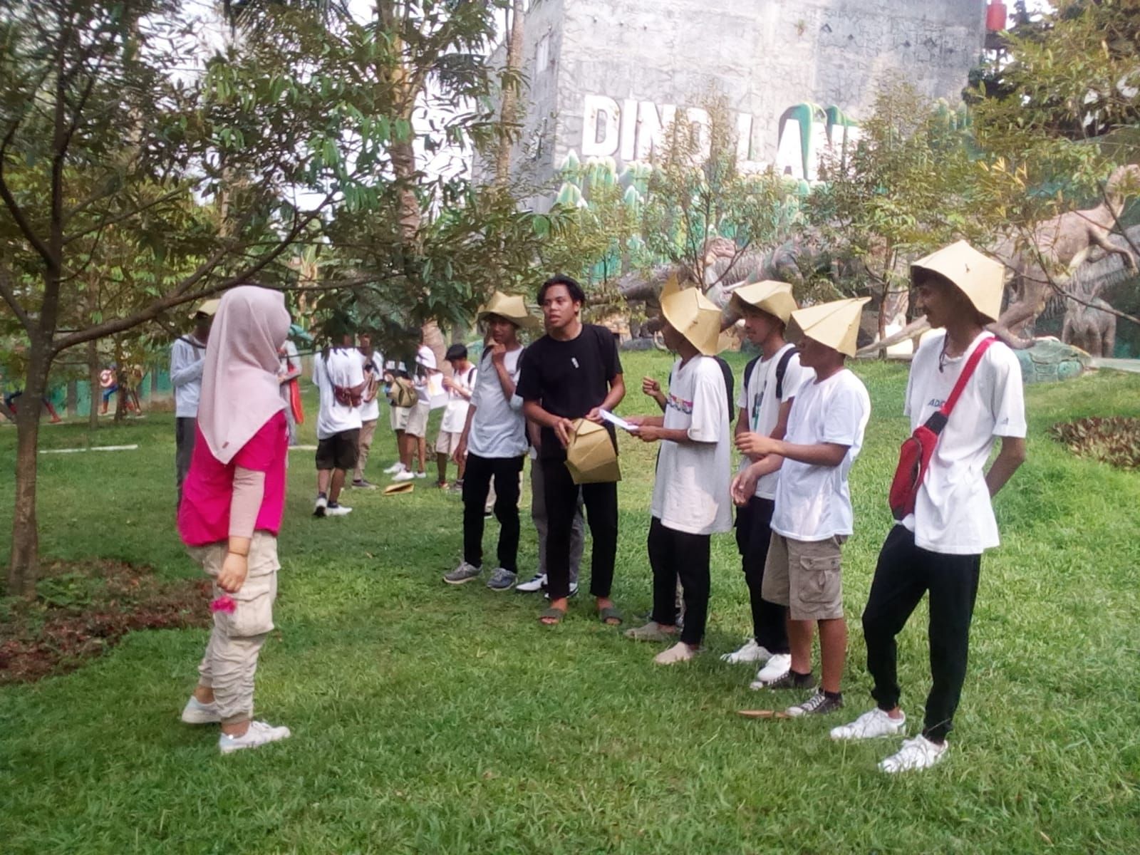 Keseruan warga belajar SKB Banjarnegara dalam mengikuti outing class/dok.istimewa