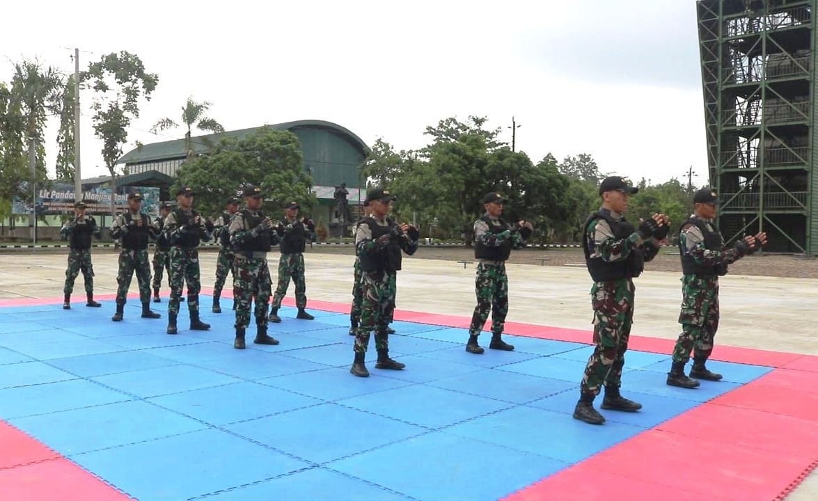 Peragaan beladiri TAKTIS Militer Prajurit Yonif 406/CK Purbalingga.