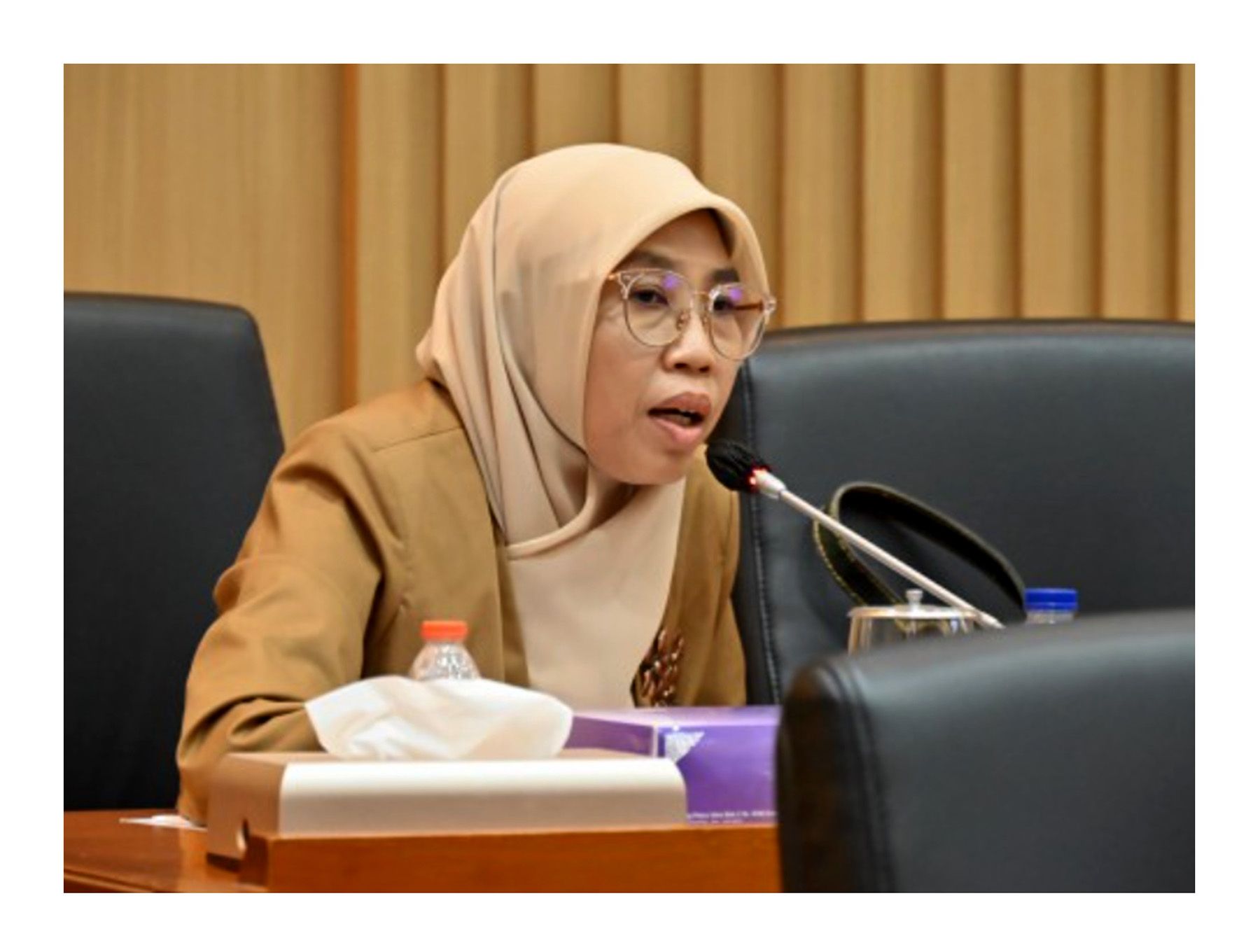 Netty Prasetiani meminta Pemerintah melakukan evaluasi dan pembaruan agar tamatan SMK tidak menjadi pengangguran, dalam rapat dengan Menteri Tenaga Kerja di DPR RI, Jakarta, Selasa (14/11/2023)