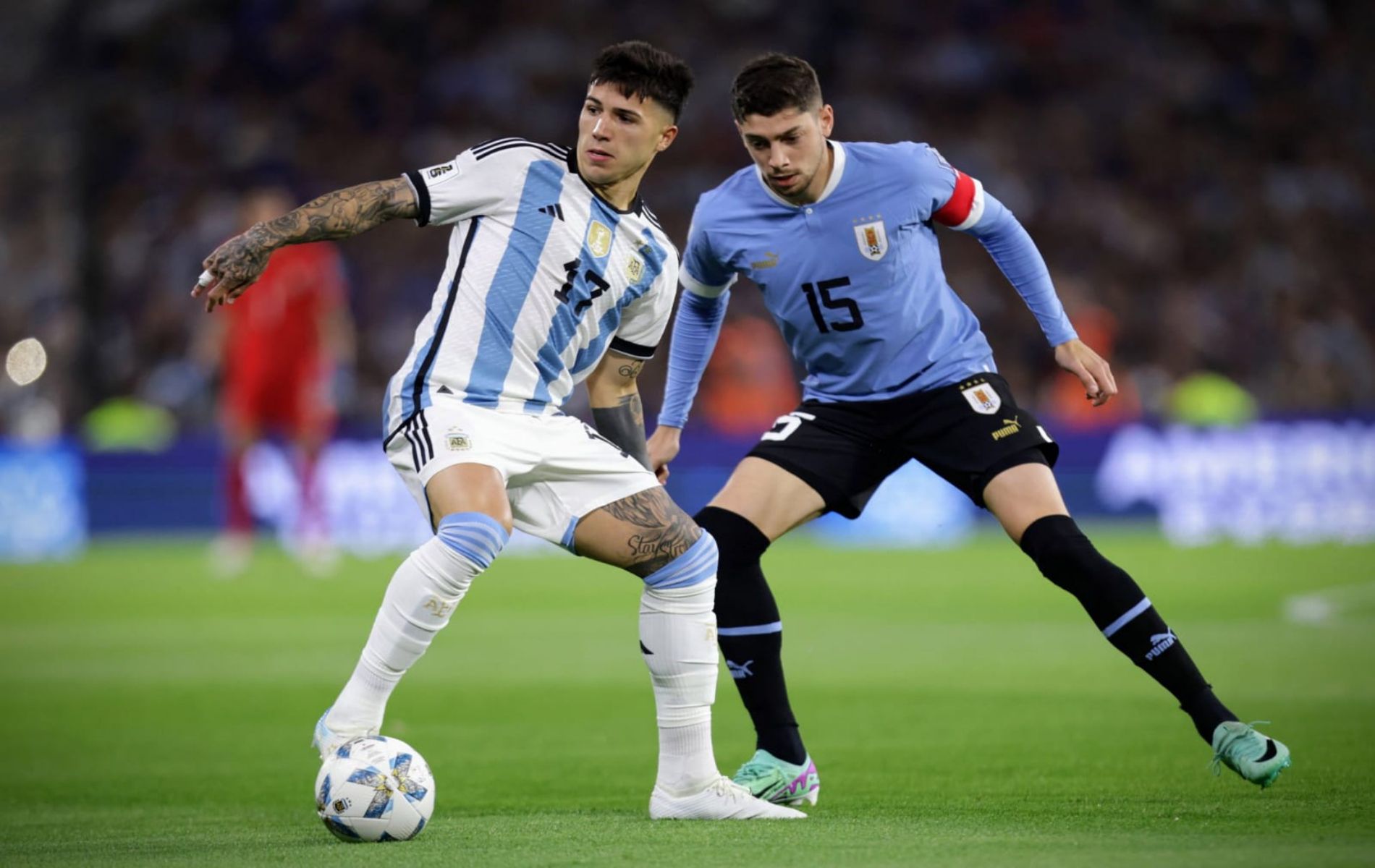 Duel Argentina vs Uruguay dalam Kualifikasi Piala Dunia 2026 Alberto Jose Armando Stadium pada Jumat, 17 November 2023 pagi WIB.