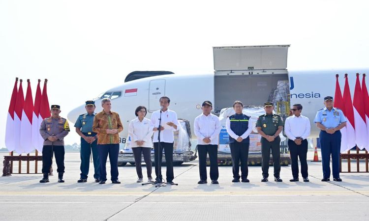Jokowi melepas bantuan kemanusiaan tahap dua untuk Indonesia.