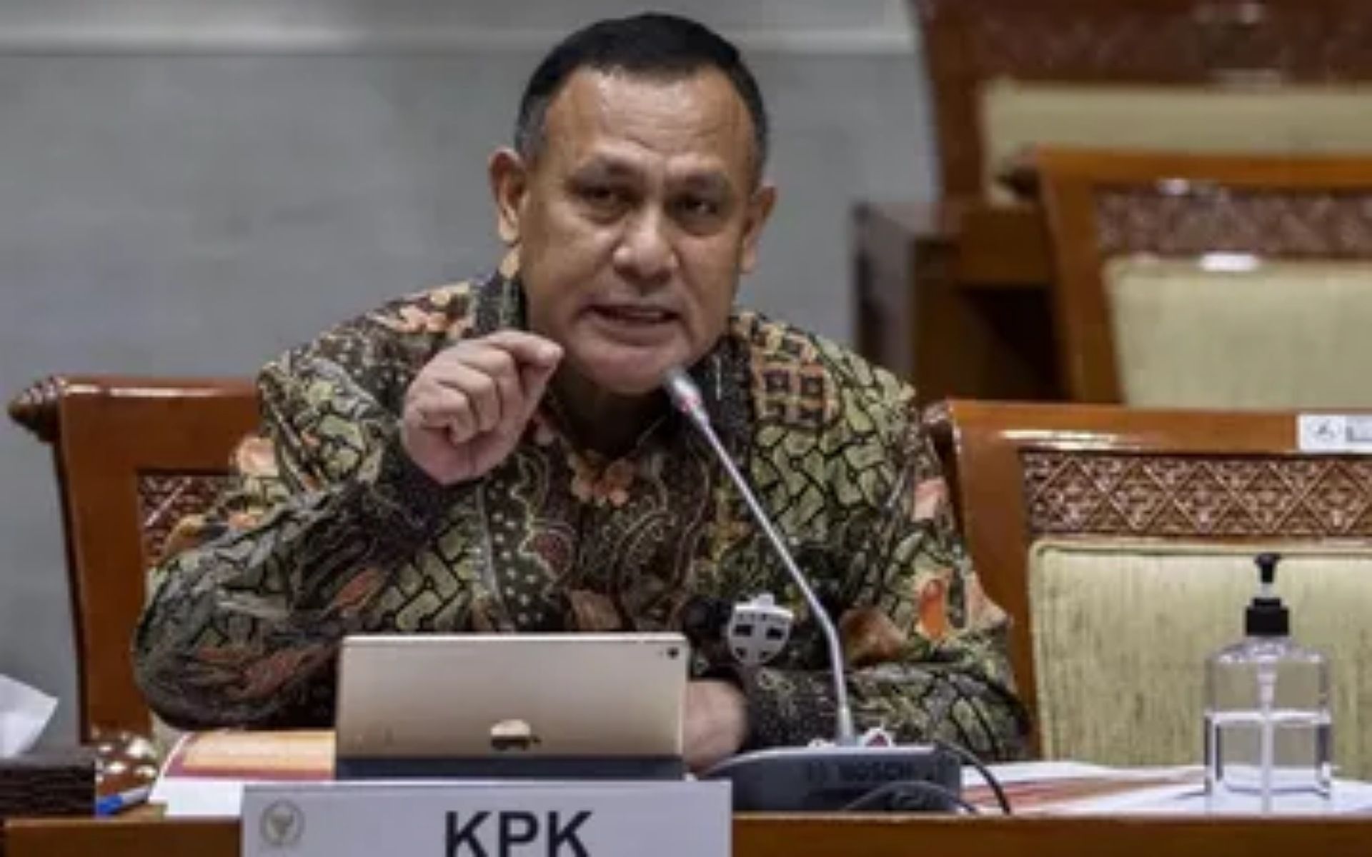 Ketua KPK Firli Bahuri ditetapkan sebagai tersangka kasus dugaan pemerasan terhadap mantan Mentan Syahrul Yasin Limpo 