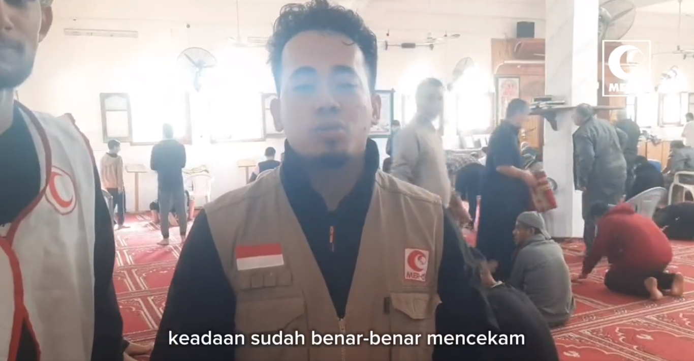 Laporan relawan MER-C Indonesia saat akan melaksanakan salat Jumat pada 24 November 2023 di sebuah masjid di Gaza selatan.