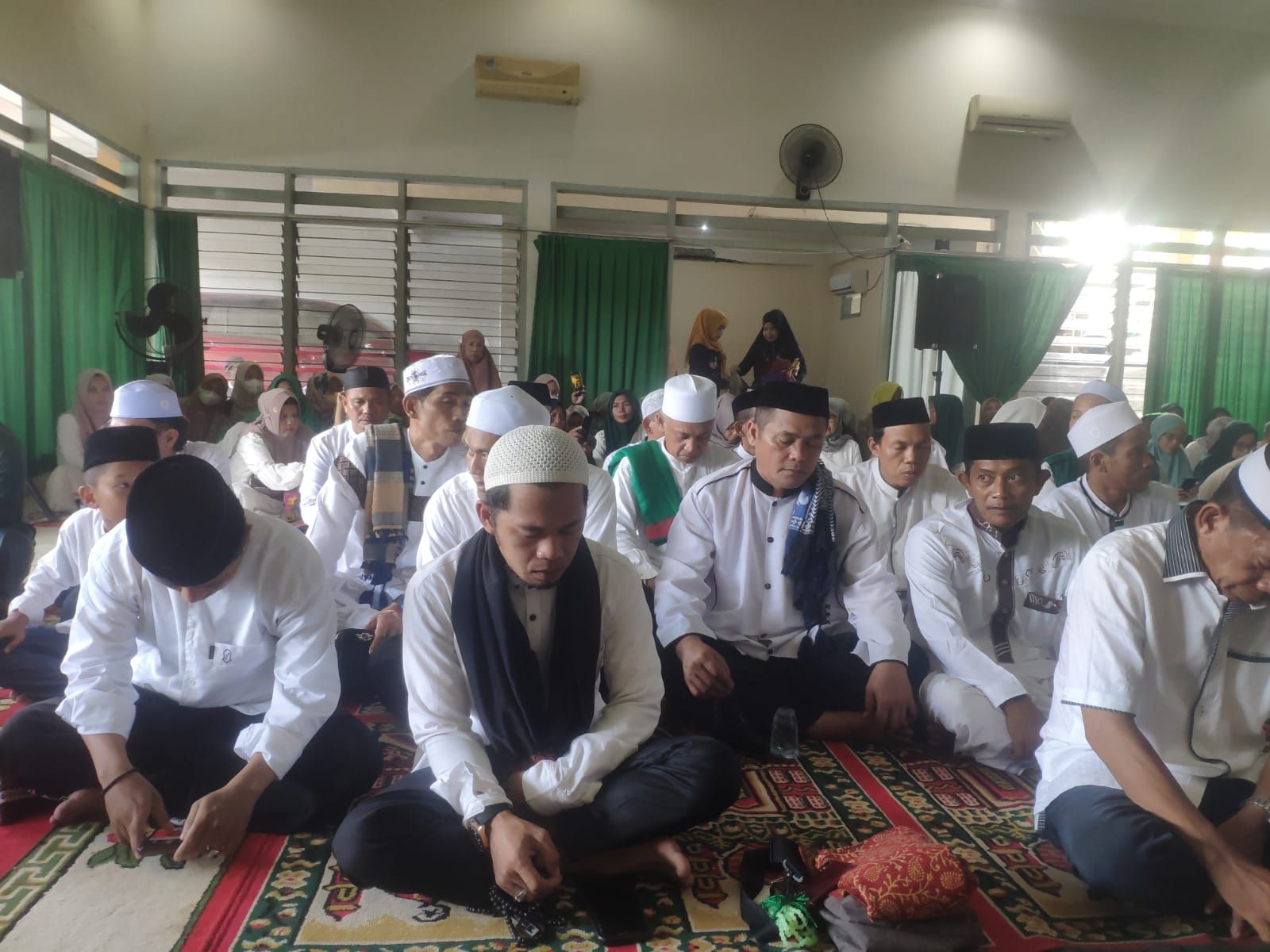 Majelis Dzikir TQN Benteng Suryalaya Perwakilan Makassar Gelar Maulid dan Manaqib Syekh Abdul Qadir Jailani QS