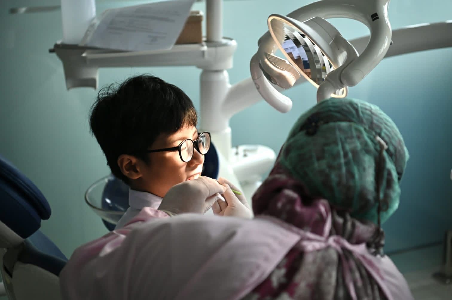 Bulan Kesehatan Gigi Nasional 2023 Berikan Perawatan Gigi Gratis Selama Tiga Hari di Universitas Hang Tuah Surabaya