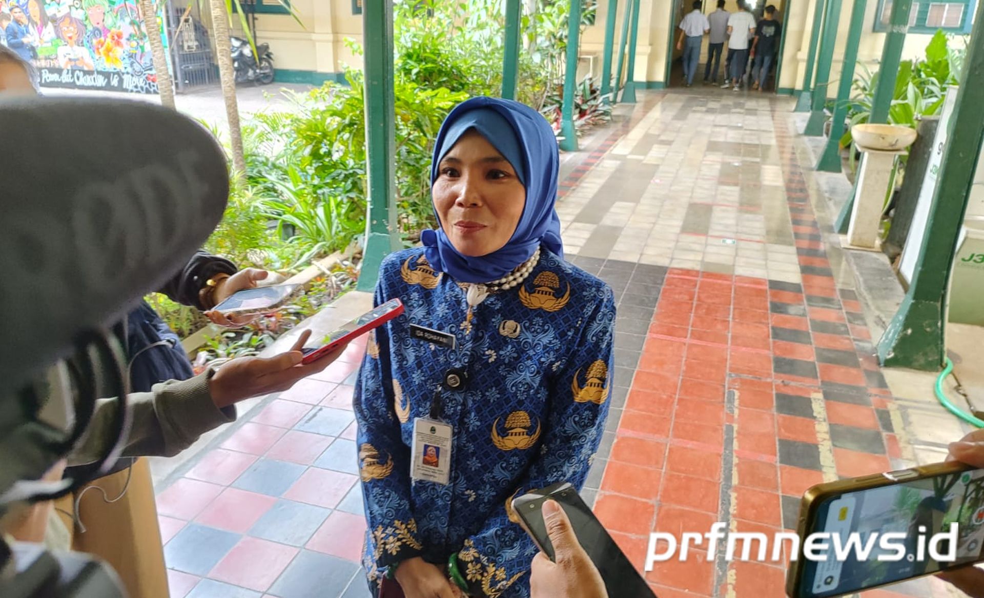 Wakasek Kehumasan SMAN 3 Bandung, Ida Rohayani