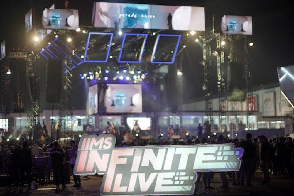 Panggung musik IIMS Infinite Live juga akan dikolaborasikan dengan atraksi spesial yang dikemas dalam IIMS Infinite Show.*/  