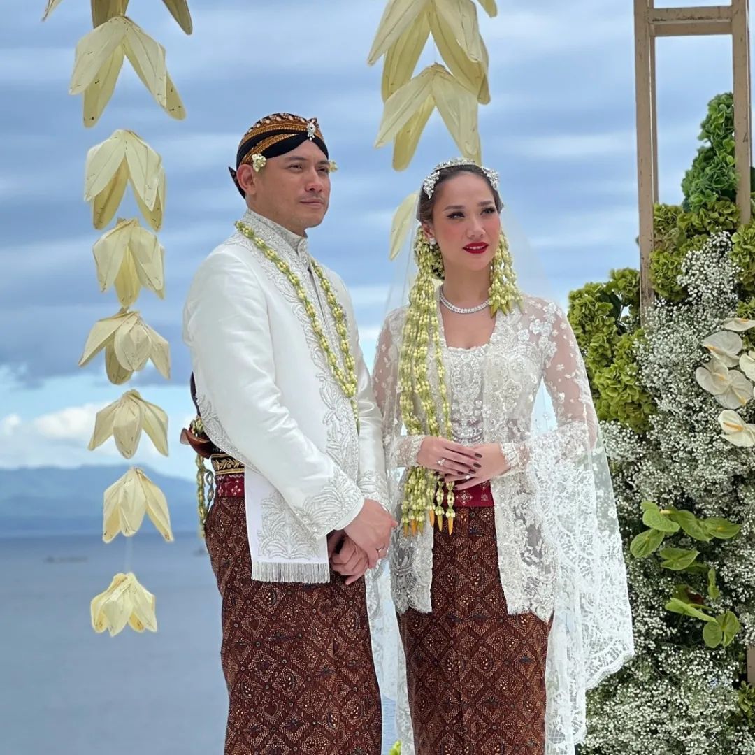 Bunga Citra Lestari (BCL) dan Tiko Aryardhana telah melangsungkan pernikahan di Bali.