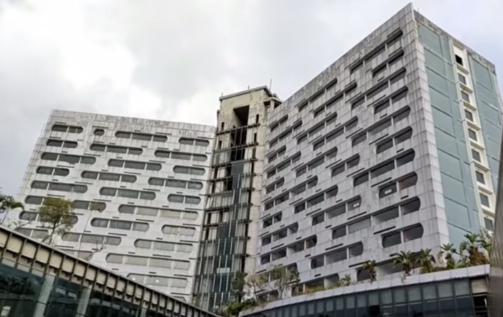 Gedung mewah 16 lantai di Baros Bandung yang dibiarkan terbengkalai