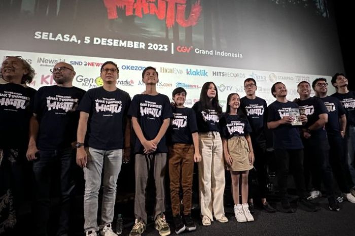 Para pemain film “Petualangan Anak Penangkap Hantu” pada konferensi pers di CGV Grand Indonesia, Jakarta, Selasa (5/12/2023).
