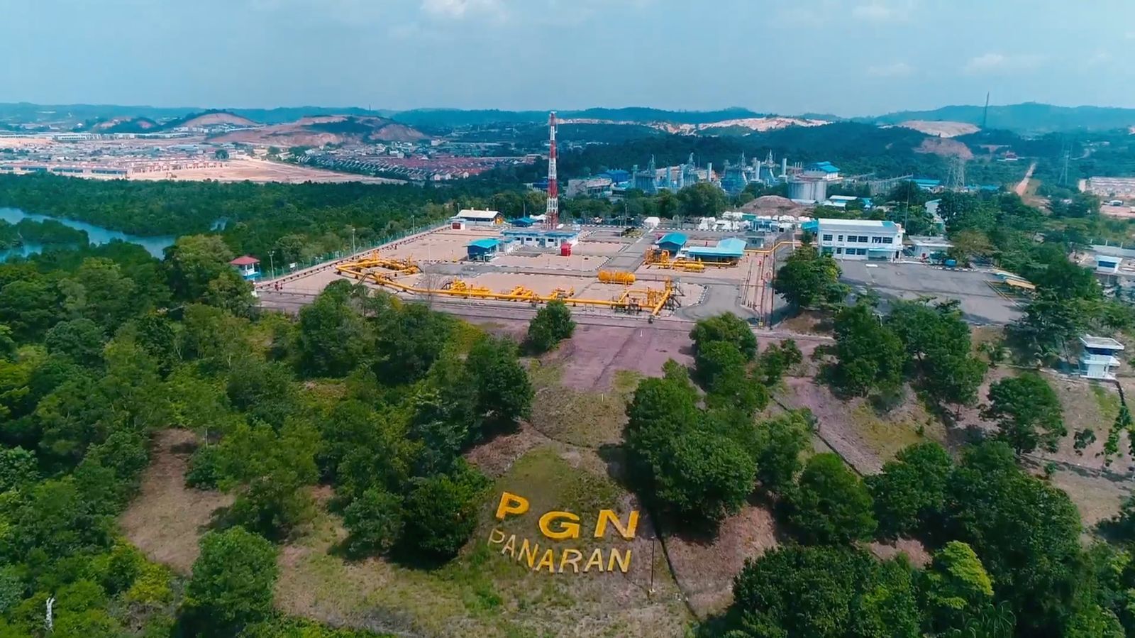 PGN memasok gas bumi 10 BBTUD ke PLN Batam.