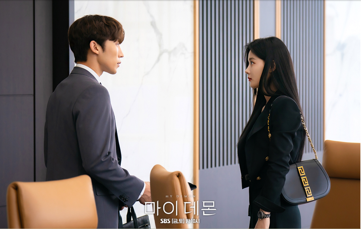 Drama My Demon episode 5 tunjukkan hubungan yang dekat antara Kim Yoo Jung dengan Lee Sang Yi