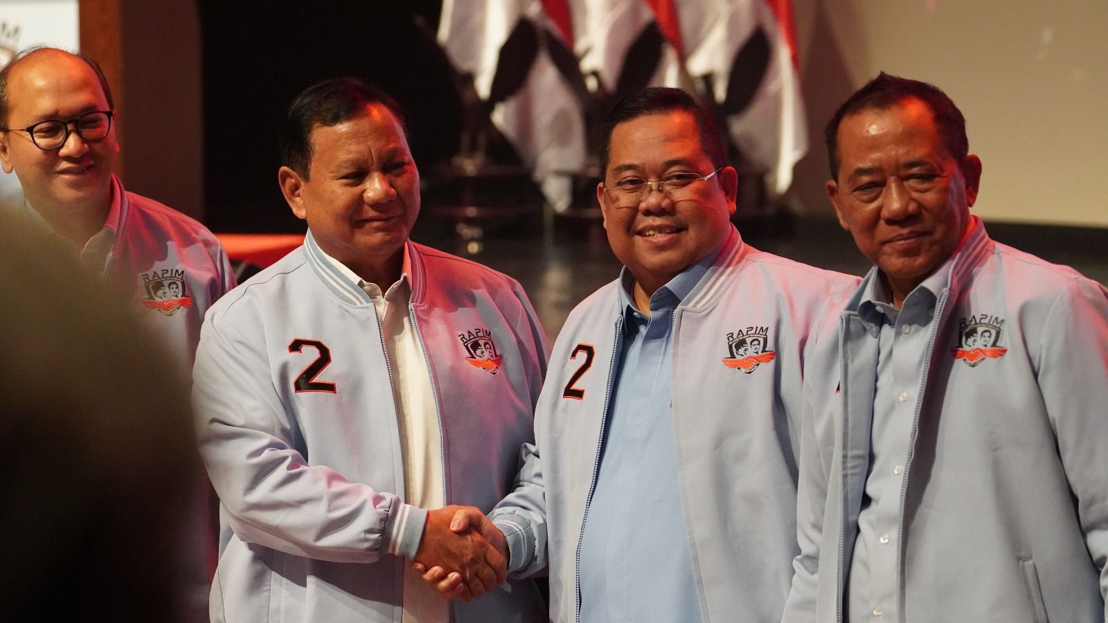 Kebersamaan calon presiden nomor urut 2, Prabowo Subianto dan Ketua Umum Relawan Pedagang Indonesia Maju pada agenda deklarasi dukungan. 