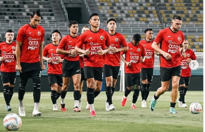 Skuad Persija Jakarta serius berlatih dalam rangka menghadapi Persebaya di Gelora Bung Tomo Surabaya, Sabtu, 9 Desember 2023.*