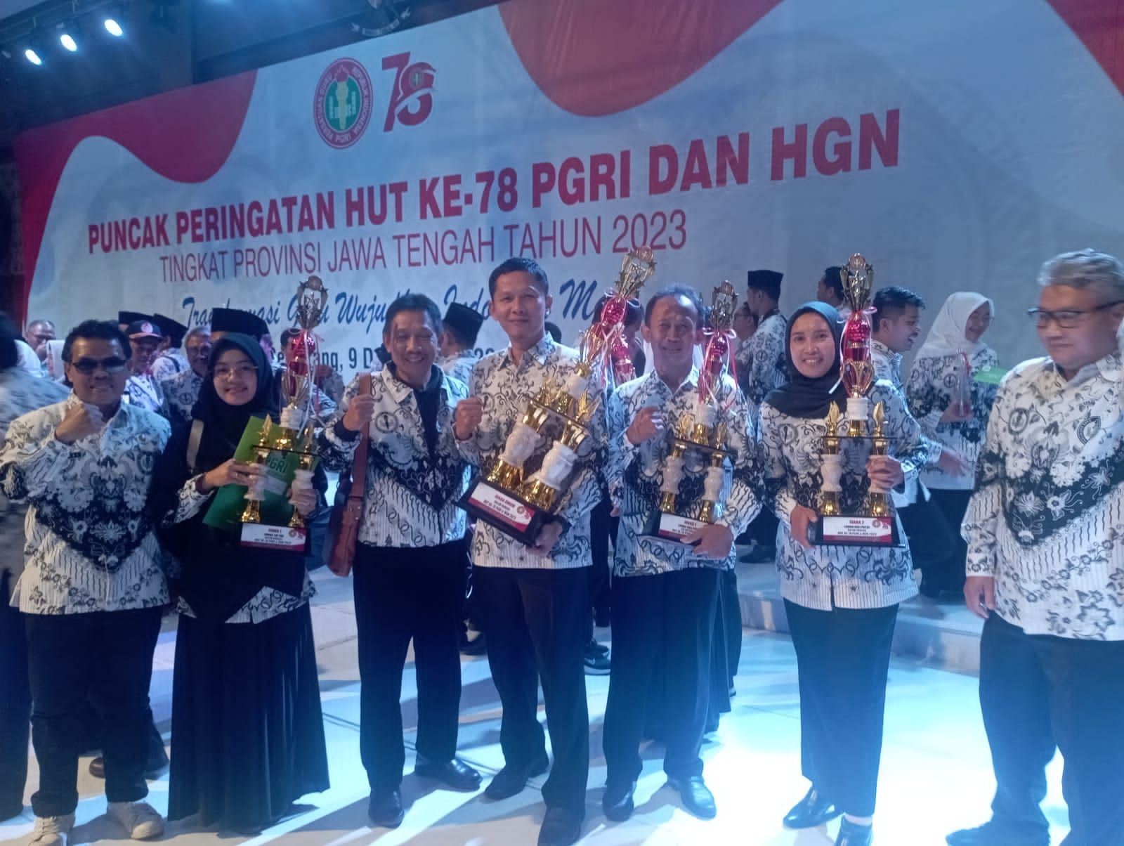 3 piala dari Juara Umum disumbang kontingen Banjarnegara
