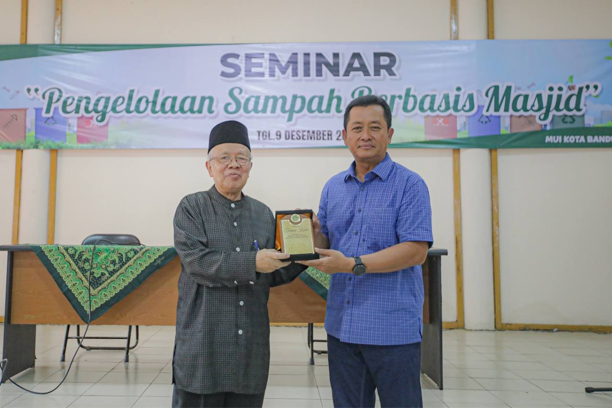 Pemkot Bandung gelar Sosialisasi Pengelolaan Sampah Berbasis Masjid, di Kantor MUI Kota Bandung, Sabtu 9 Desember 2023.
