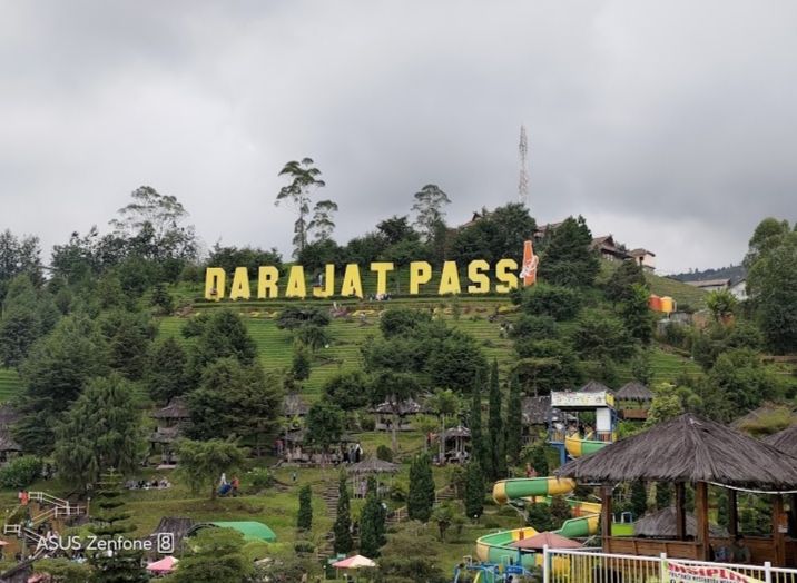 Darajat Pass merupakan objek pariwisata di Kabupaten Garut cocok untuk wisata keluarga