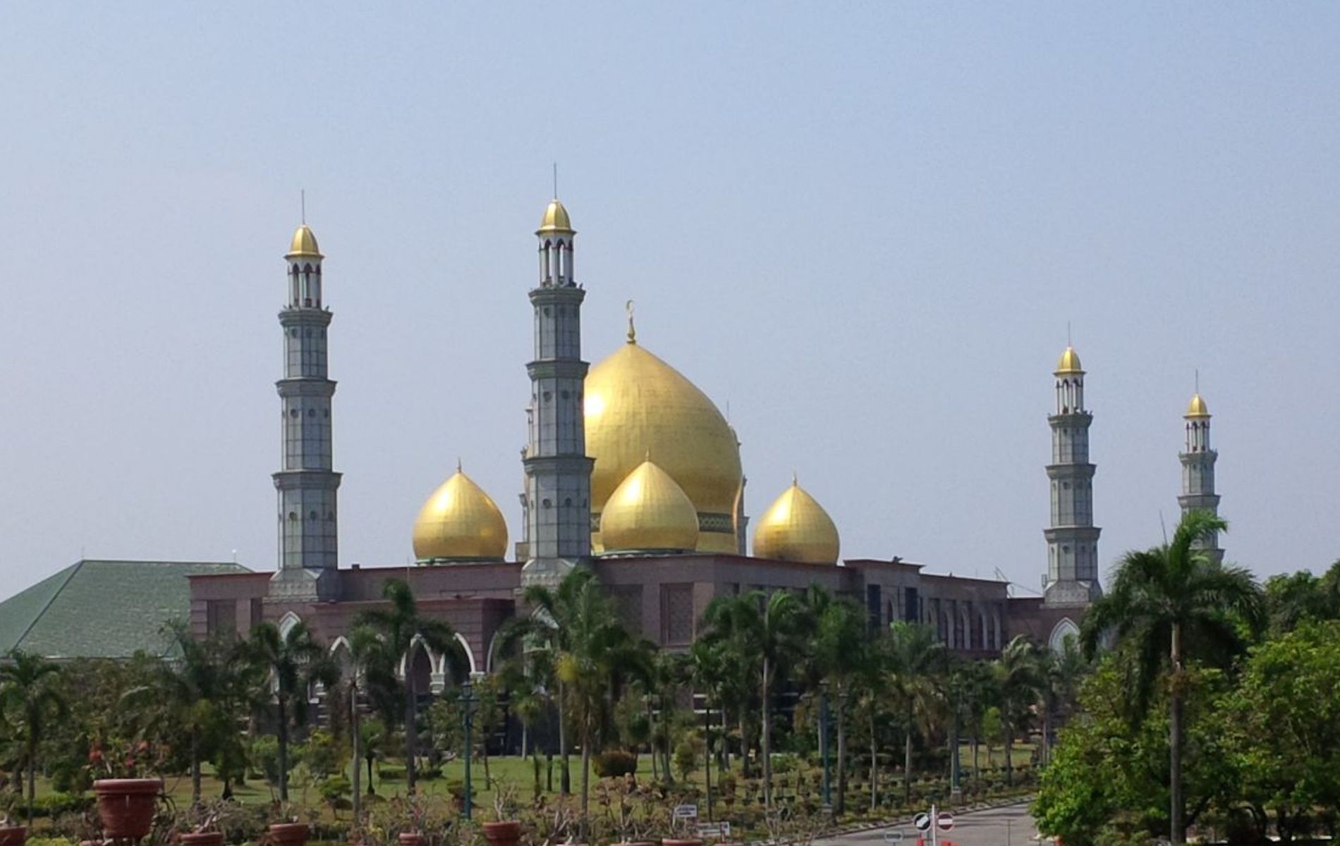 Masjid Kubah Emas Depok.