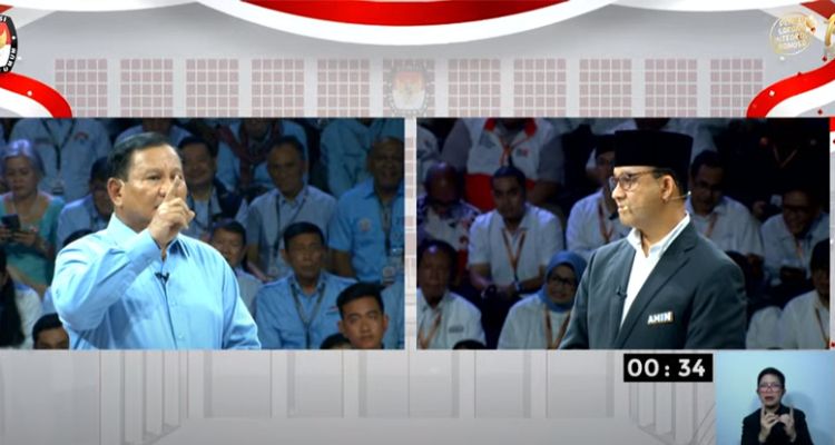 Prabowo Subianto dan Anies Baswedan terlibat debat panas saat debat Capres di KPU, Selasa 12 Desember 2023.