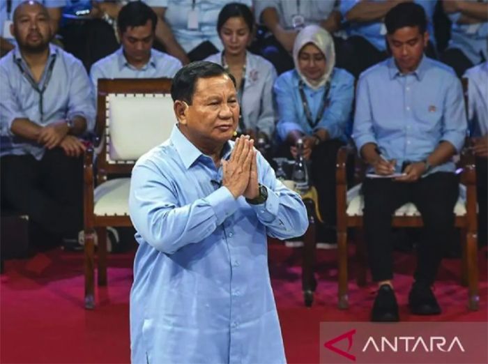 intonasi dan nada bicara sangat menggambarkan kondisi emosional Prabowo. 