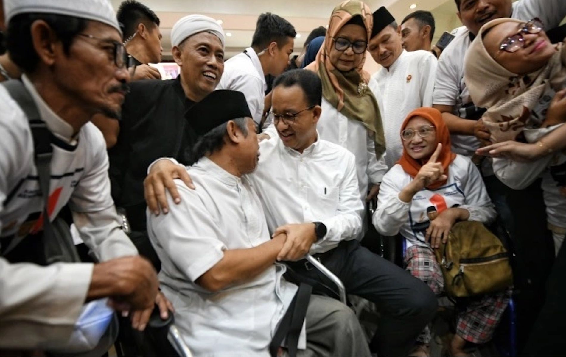 Anies saat menghadiri diskusi santai bersama penyandang disabilitas di Islamic Center Bekasi, Jumat(15/12/2023).