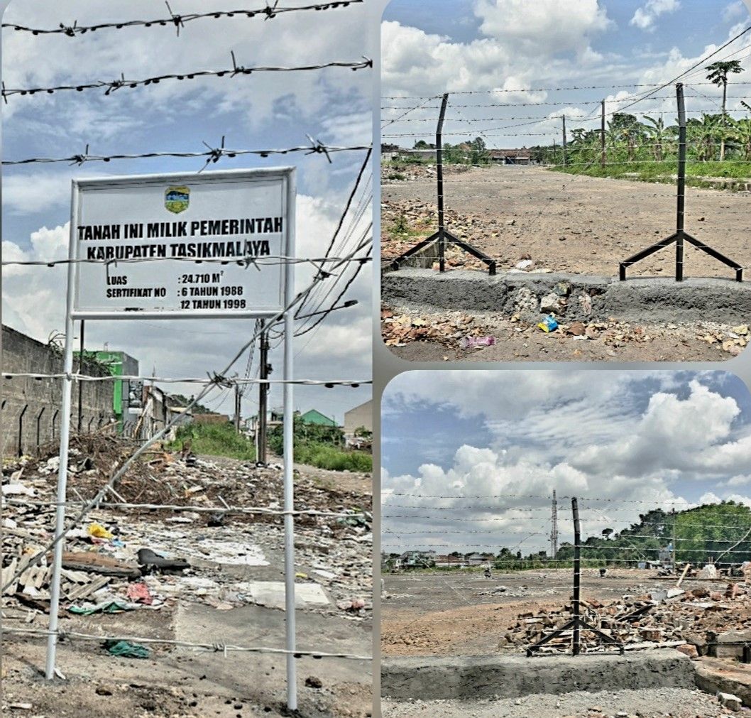Pagar dan papan nama kepemilikan lahan tersebar mengelilingi lahan eks Terminal Cilembang