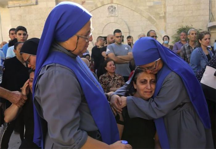 Umat kristiani di Gaza juga menjadi korban kebiadaban Israel. 