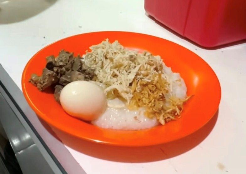 Bubur Ayam Mang Oyo Rekomendasi sarapan pagi legendaris di Bandung.