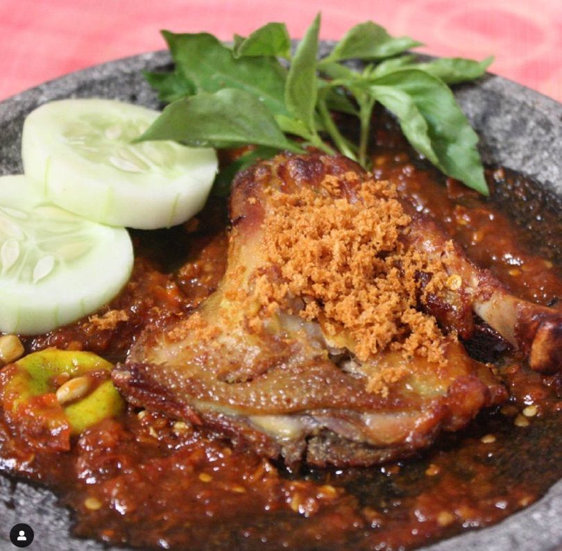 Menu sarapan di Malang: Nasi dan penyet kremikan di Warmob 88