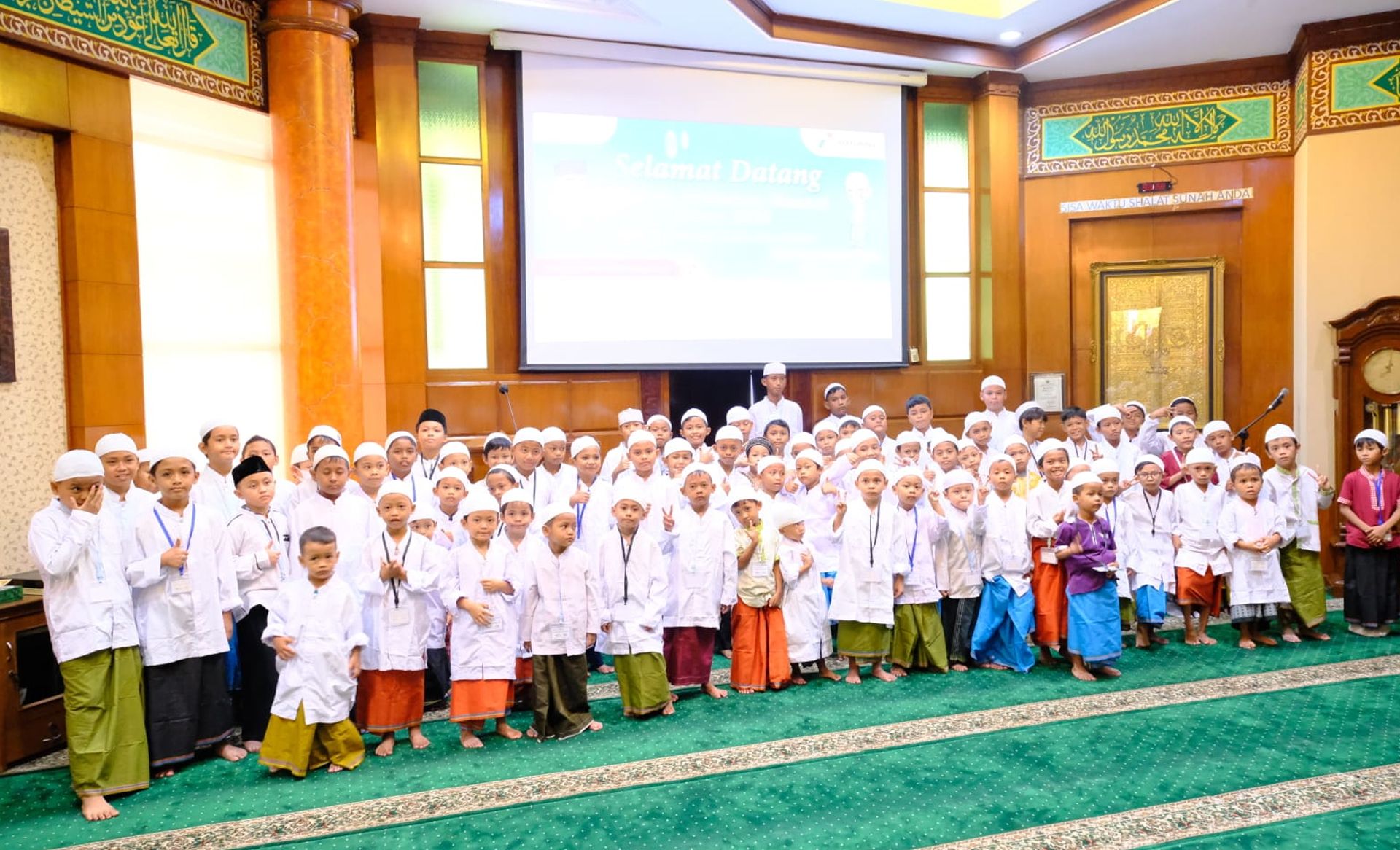 Khitanan massal secara gratis untuk 100 orang anak di Gedung Serbaguna Patraloka Kantor Pertamina Regional JBB, Jakarta Pusat, Minggu 24 Desember 2023