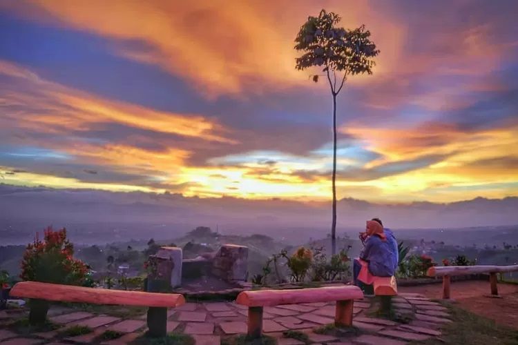 Bukit Moko: Menikmati Kota Bandung dari Ketinggian