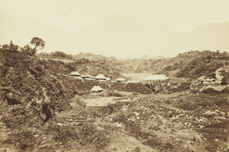 Foto jurang Cisariua di Sindanglaya dekat Cianjur tahun 1880(KITLV)